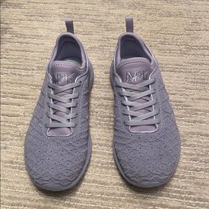 Techloom Phantom APL running shoes